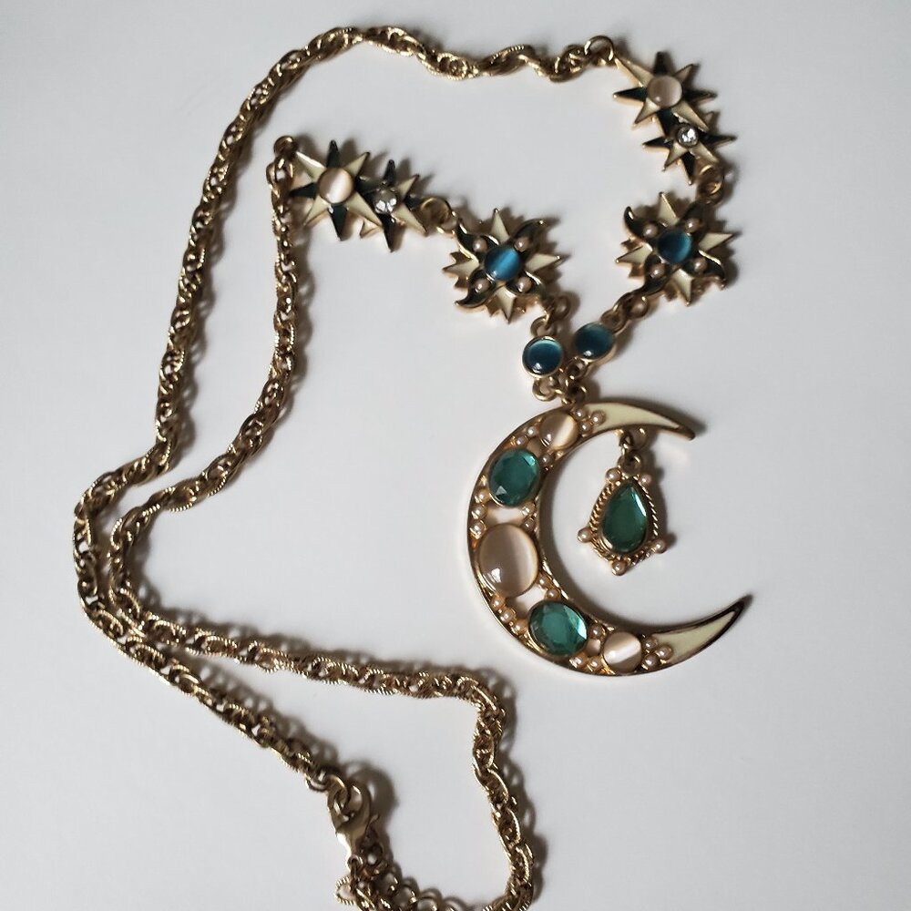 Large Crescent Moon Necklace Gold-tone Unsigned - Picture 2 of 4